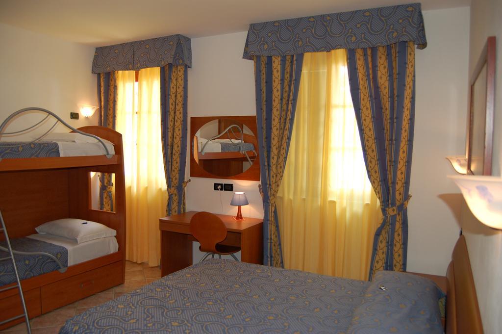 Hotel Anfora Capoliveri  Habitación foto
